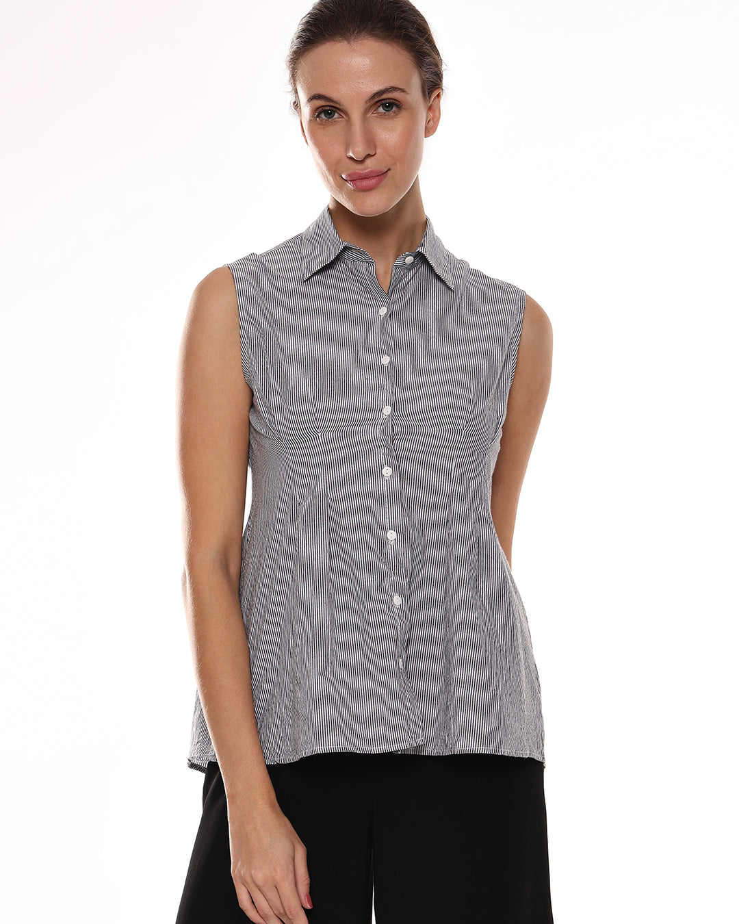 girl wearing sleeveless longline shirt from Gazillion