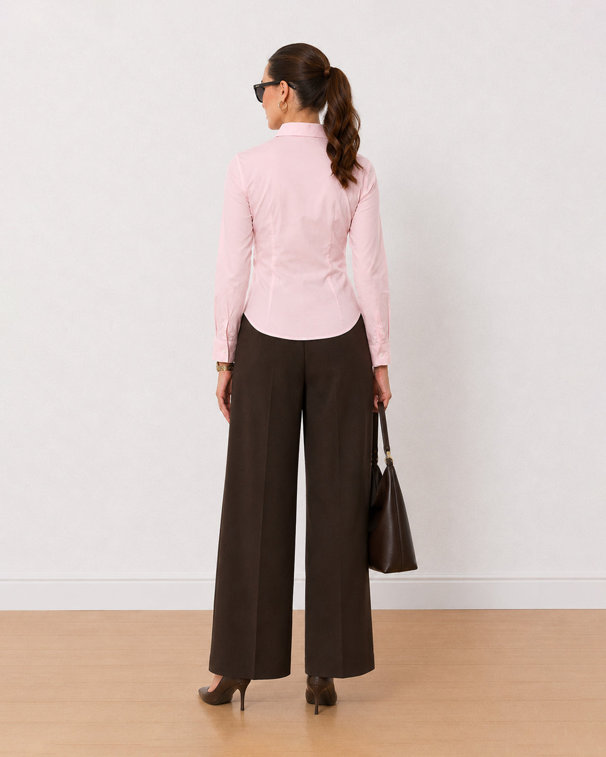Anna baby pink cotton poplin shirt back view with the 2 back darts