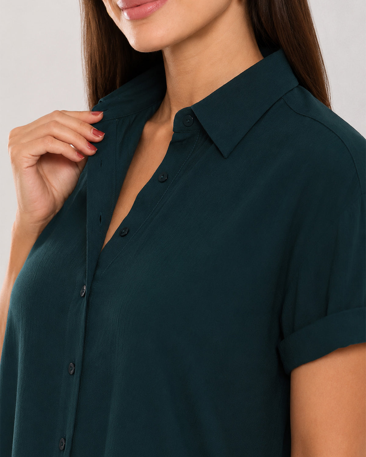 Alfa bottle green shirt collar and placket close-up with the hidden dignity buttons