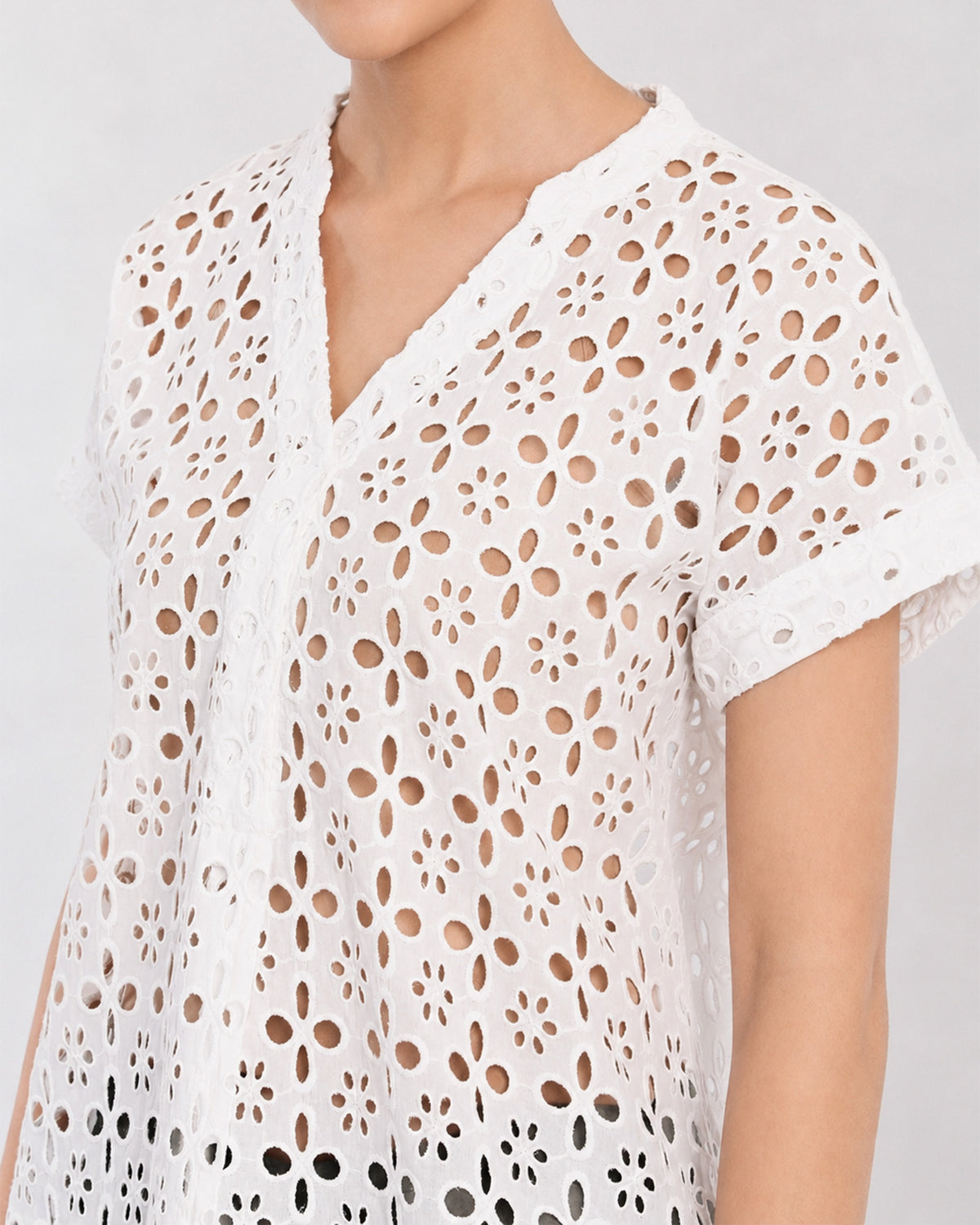 Belinda white 100% cotton schiffli cutwork lace stand collar with V-neck close-up