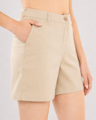 Bobby beige shorts front detail with belt loops, button and 2 side cross pockets