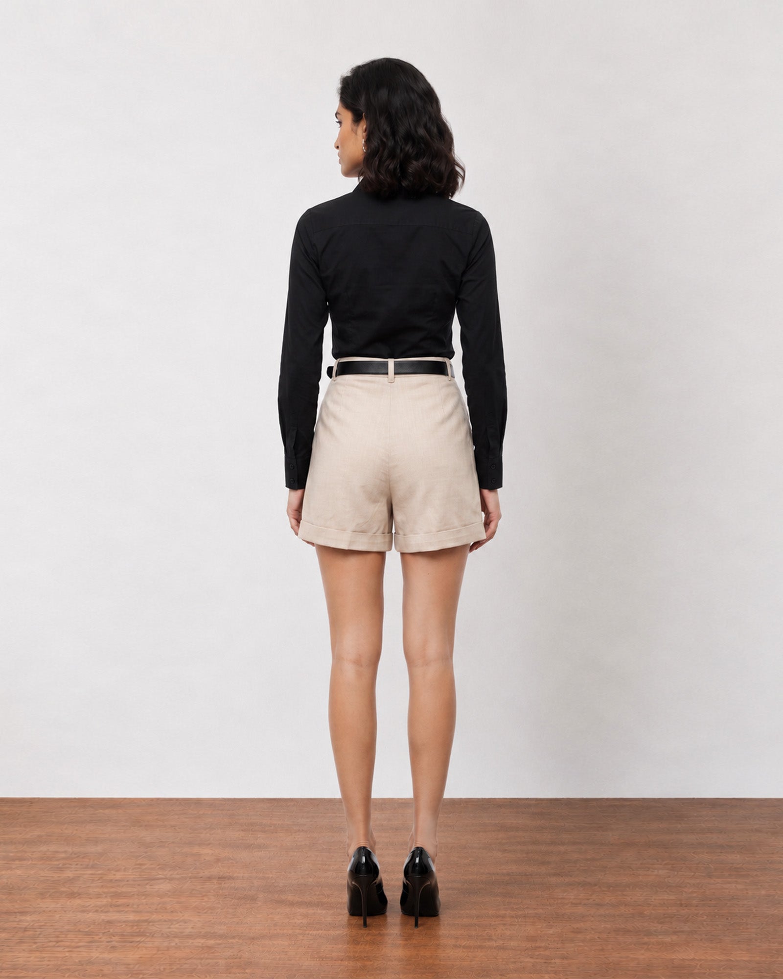 Grace beige pleated linen shorts with full cambric lining, back view